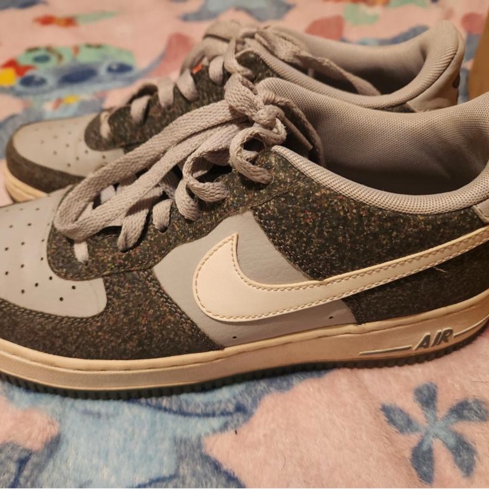 Nike Sneakers Gray and Cream